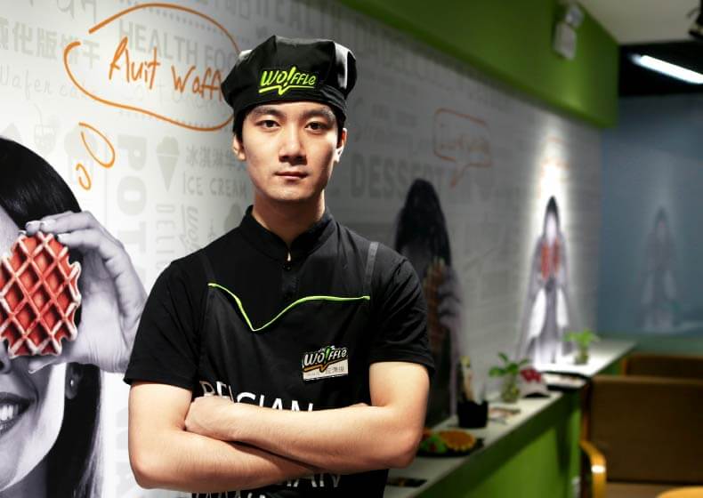 高端網(wǎng)站建設(shè)完成后要留住客戶